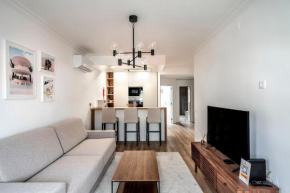 Ocean Breeze: T1 Apartment in Cascais